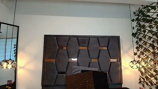 Hanna Lee   online show from 25, 2, 2026