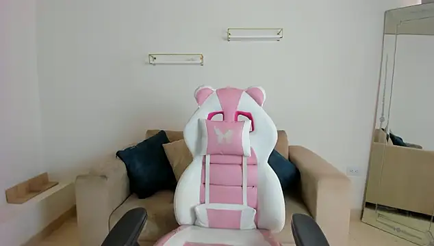 Snapshot of april_smiith chatting on 8, 1, 2026 april smiith online show from 8, 1, 2026