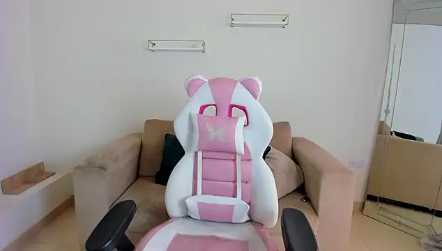 Snapshot of april_smiith chatting on 9, 1, 2026 april smiith online show from 9, 1, 2026