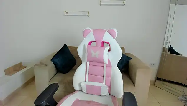 Snapshot of april_smiith chatting on 12, 1, 2026 april smiith online show from 12, 1, 2026