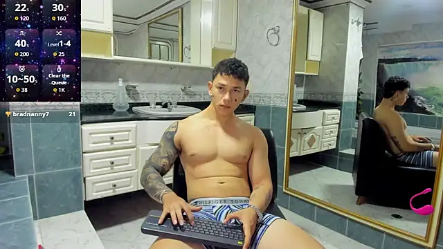 Snapshot of Thomas_moon chatting on 3, 10, 2025 Thomas moon online show from 3, 10, 2025