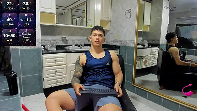 Snapshot of Thomas_moon chatting on 4, 10, 2025 Thomas moon online show from 4, 10, 2025