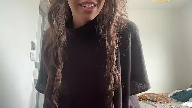 Snapshot of Daphnebby chatting on 3, 10, 2025 Daphnebby online show from 3, 10, 2025