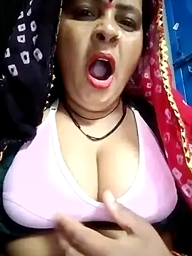 Snapshot of Hot_komal1 chatting on 1, 4, 2026 Hot komal1 online show from 1, 4, 2026