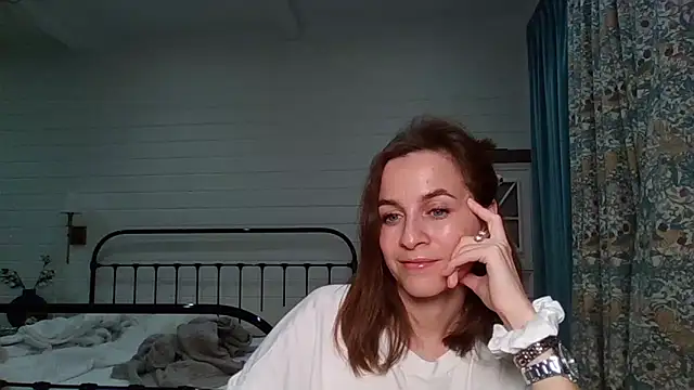 Niravyn  online show from 2, 11, 2025