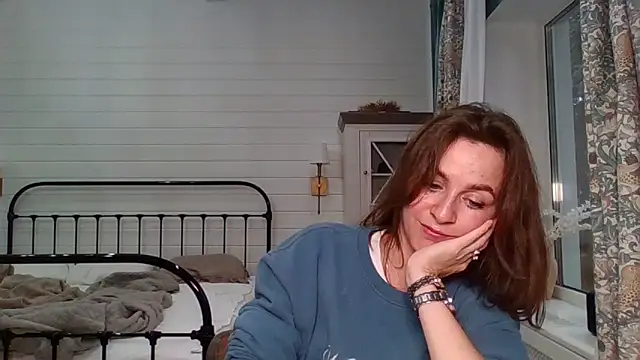 Niravyn  online show from 5, 11, 2025