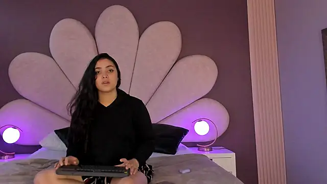 NickandAbby  online show from 26, 11, 2025