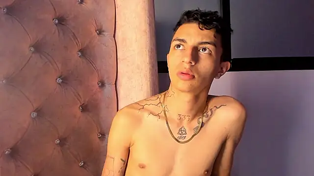 Snapshot of NickandAbby_ chatting on 8, 3, 2026 NickandAbby online show from 8, 3, 2026