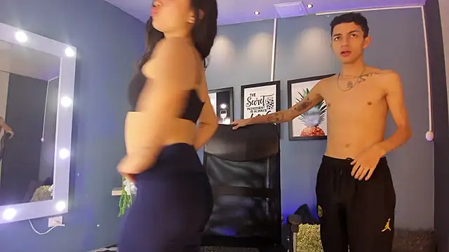 Snapshot of NickandAbby_ chatting on 22, 3, 2026 NickandAbby online show from 22, 3, 2026