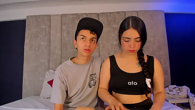 Snapshot of NickandAbby_ chatting on 31, 3, 2026 NickandAbby online show from 31, 3, 2026