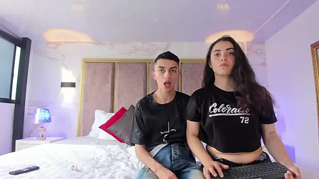 Snapshot of NickandAbby_ chatting on 8, 4, 2026 NickandAbby online show from 8, 4, 2026