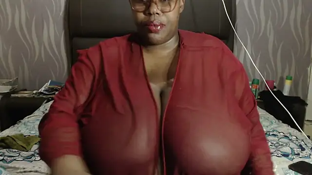 Snapshot of BoobsQueen46K chatting on 27, 11, 2025 BoobsQueen46K online show from 27, 11, 2025