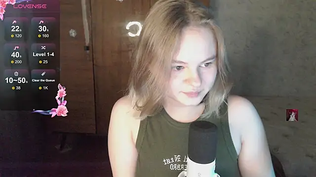 Snapshot of SlipperSherry chatting on 5, 10, 2025 SlipperSherry online show from 5, 10, 2025