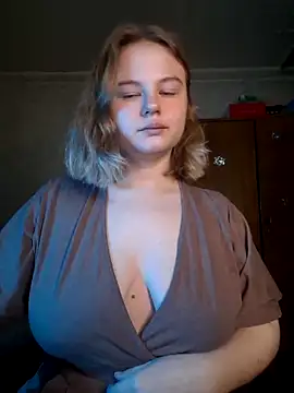 Snapshot of SlipperSherry chatting on 7, 10, 2025 SlipperSherry online show from 7, 10, 2025