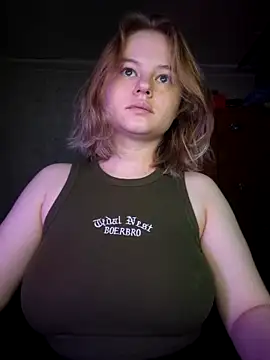 Snapshot of SlipperSherry chatting on 9, 10, 2025 SlipperSherry online show from 9, 10, 2025