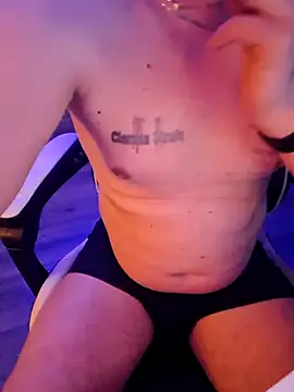 fuuck3dAss online show from 3, 2, 2026