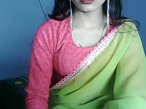 Snapshot of ROSE_GOLDE chatting on 1, 2, 2026 ROSE GOLDE online show from 1, 2, 2026