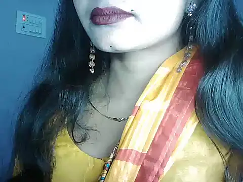 Snapshot of ROSE_GOLDE chatting on 19, 2, 2026 ROSE GOLDE online show from 19, 2, 2026