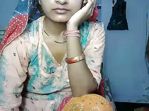 Snapshot of ROSE_GOLDE chatting on 18, 6, 2026 ROSE GOLDE online show from 18, 6, 2026