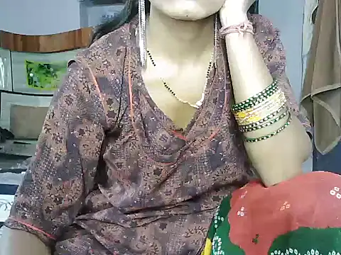 Snapshot of ROSE_GOLDE chatting on 19, 6, 2026 ROSE GOLDE online show from 19, 6, 2026