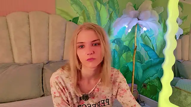 Snapshot of 4example_Chloe chatting on 16, 6, 2026 4example Chloe online show from 16, 6, 2026