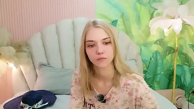 Snapshot of 4example_Chloe chatting on 21, 6, 2026 4example Chloe online show from 21, 6, 2026