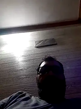 Hot-boy077 online show from 4, 4, 2026