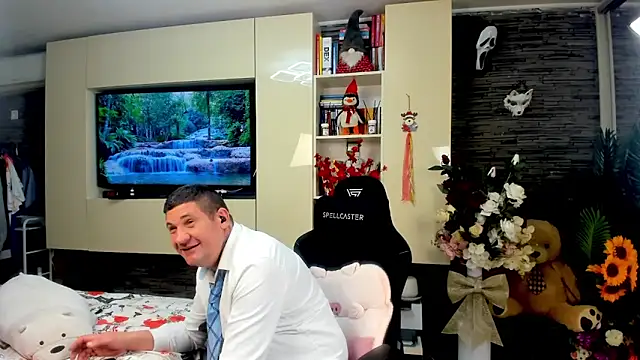 SpartacusDaddy48 online show from 14, 4, 2026