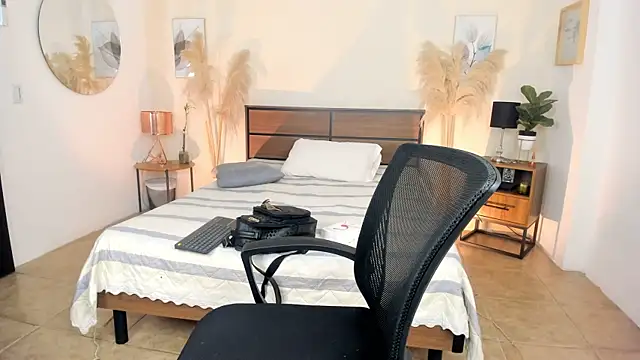 EmaaaBrown  online show from 16, 4, 2026