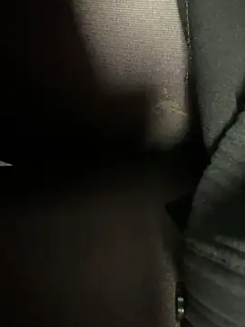 Snapshot of HiddenHoneyLDN chatting on 12, 1, 2026 HiddenHoneyLDN online show from 12, 1, 2026