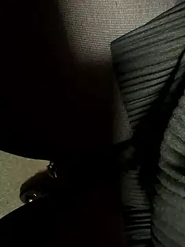 Snapshot of HiddenHoneyLDN chatting on 19, 1, 2026 HiddenHoneyLDN online show from 19, 1, 2026