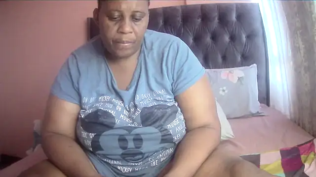 HUGEASSXXXXX online show from 3, 2, 2026