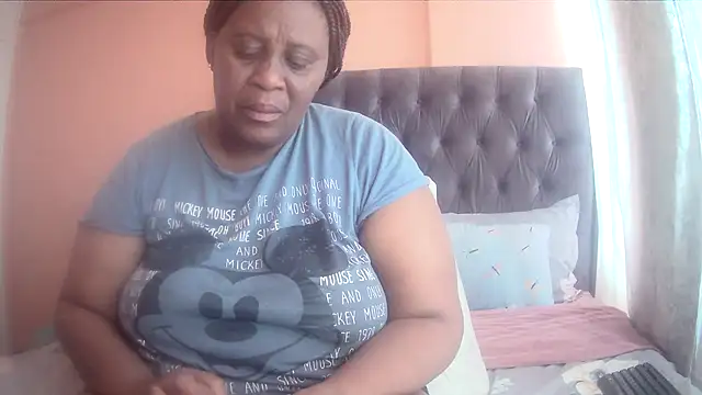 HUGEASSXXXXX online show from 25, 3, 2026