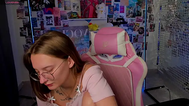 Snapshot of Maryyy_May chatting on 10, 9, 2025 Maryyy May online show from 10, 9, 2025
