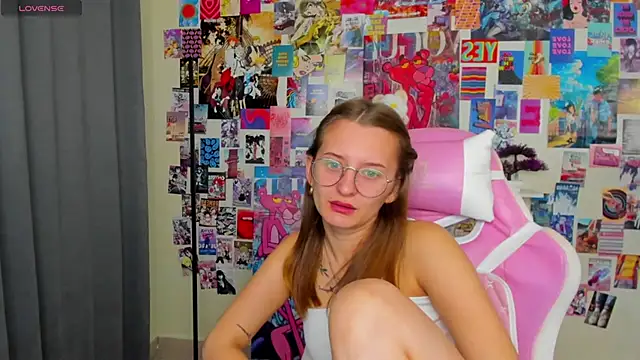 Snapshot of Maryyy_May chatting on 8, 10, 2025 Maryyy May online show from 8, 10, 2025