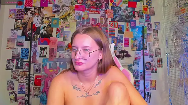 Snapshot of Maryyy_May chatting on 13, 10, 2025 Maryyy May online show from 13, 10, 2025