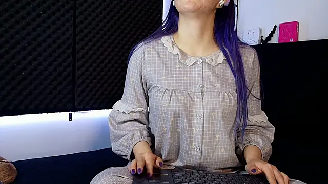 Snapshot of karlamoon23 chatting on 15, 2, 2026 karlamoon23 online show from 15, 2, 2026