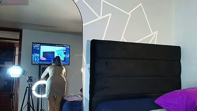 Snapshot of karlamoon23 chatting on 2, 4, 2026 karlamoon23 online show from 2, 4, 2026