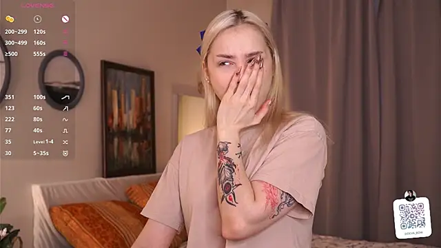 Snapshot of LilianBenskin chatting on 5, 12, 2025 LilianBenskin online show from 5, 12, 2025