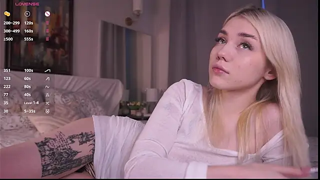 Snapshot of LilianBenskin chatting on 20, 12, 2025 LilianBenskin online show from 20, 12, 2025