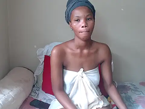 Snapshot of _SweetLips_ chatting on 7, 10, 2025 SweetLips online show from 7, 10, 2025