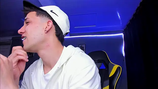 alexgiraldo   online show from 6, 11, 2025