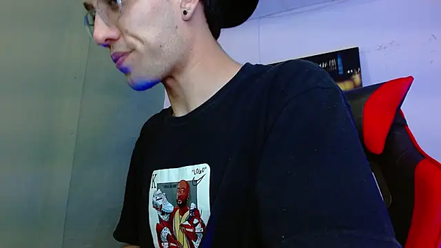 Snapshot of alexgiraldo__ chatting on 21, 5, 2026 alexgiraldo online show from 21, 5, 2026