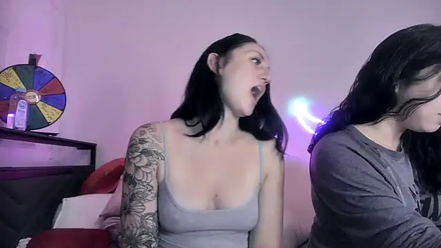 Snapshot of torithequeen chatting on 4, 8, 2026 torithequeen online show from 4, 8, 2026