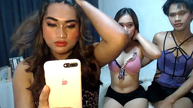 Snapshot of LastyLuna chatting on 5, 11, 2025 LastyLuna online show from 5, 11, 2025