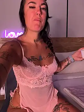 Snapshot of savana_heart chatting on 5, 10, 2025 savana heart online show from 5, 10, 2025