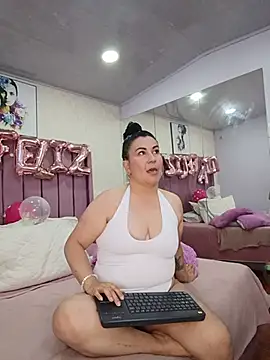 AriannaAdames online show from 10, 7, 2026