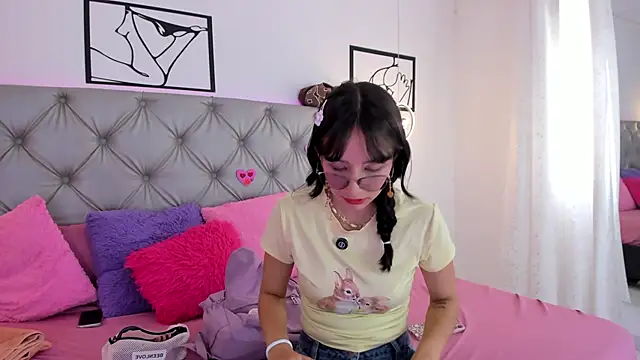 Naughty Couple83 online show from 19, 3, 2026