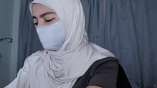 Snapshot of jade_nassar chatting on 25, 4, 2026 jade nassar online show from 25, 4, 2026