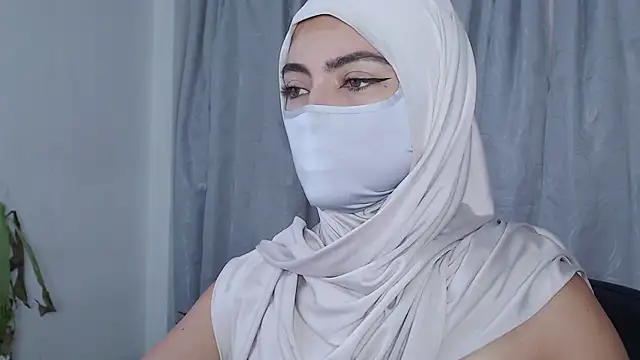Snapshot of jade_nassar chatting on 19, 5, 2026 jade nassar online show from 19, 5, 2026